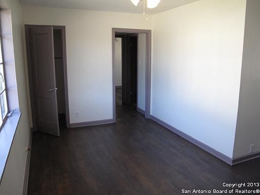 5th image of 668 E Woodlawn Ave APT 2