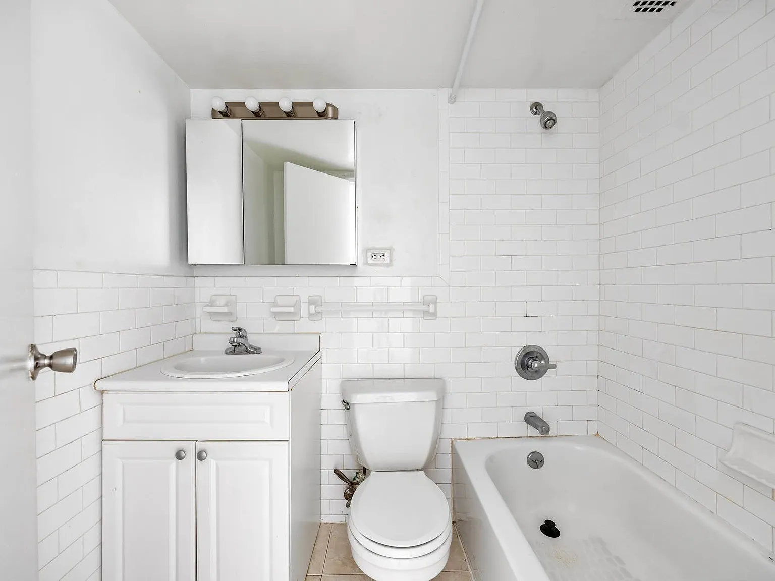 88 Fulton Street — Photo 4