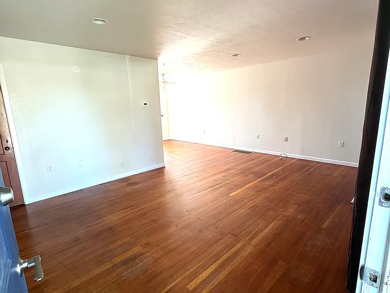 504 Barth Ave #504 — Photo 4