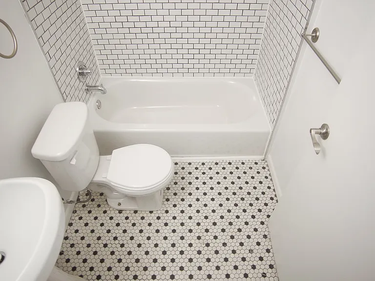 353 W Mount Airy Ave — Photo 37