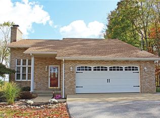 1204 Lyons Rd, Weirton, WV 26062