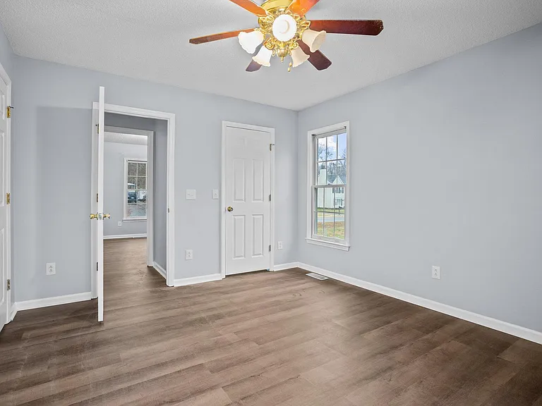 6818 Salem Quarter Rd — Photo 17