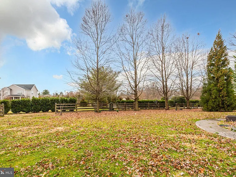 7465 Browns Bridge Rd — Photo 36