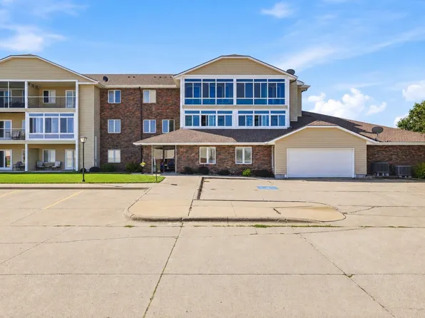 301 SE Delaware Ave Unit 303, Ankeny, IA 50021