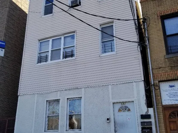 582 Morris Park Ave, Bronx, NY 10460