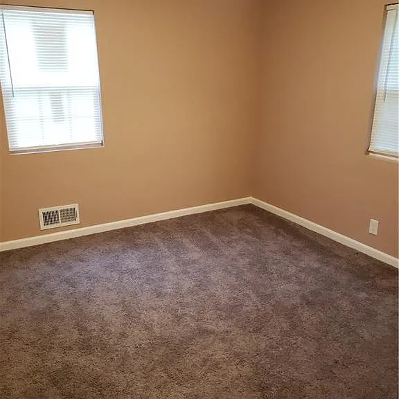 3233 Ralston Ave — Photo 7