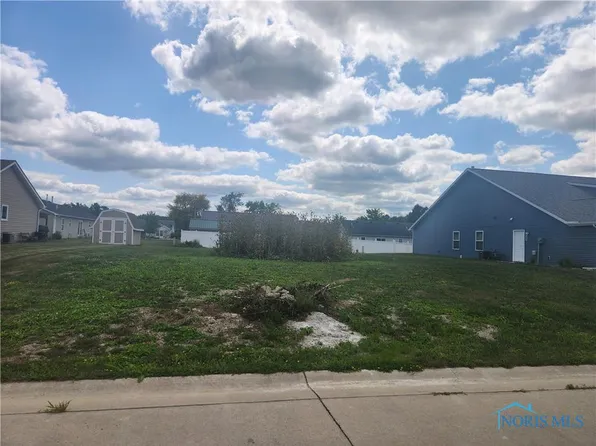 593 Fugate Dr, Defiance, OH 43512