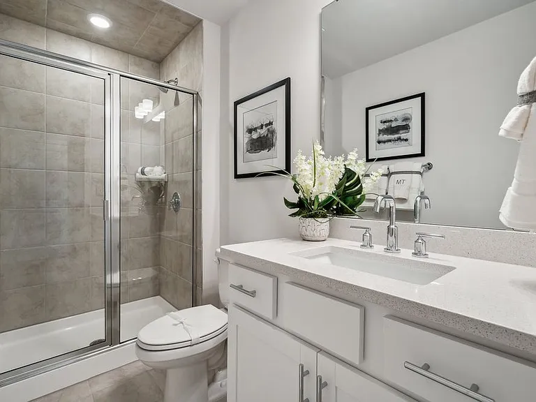 561 Silver Star Blvd — Photo 10