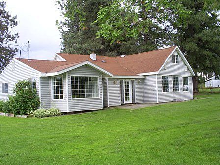 1940's Farm House on 5 fenced acres