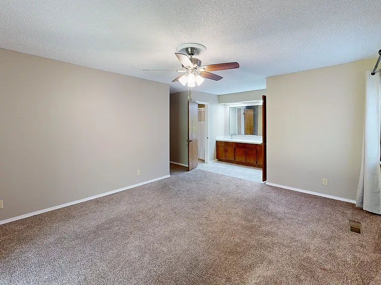 1275 N Gregg Ave — Photo 23