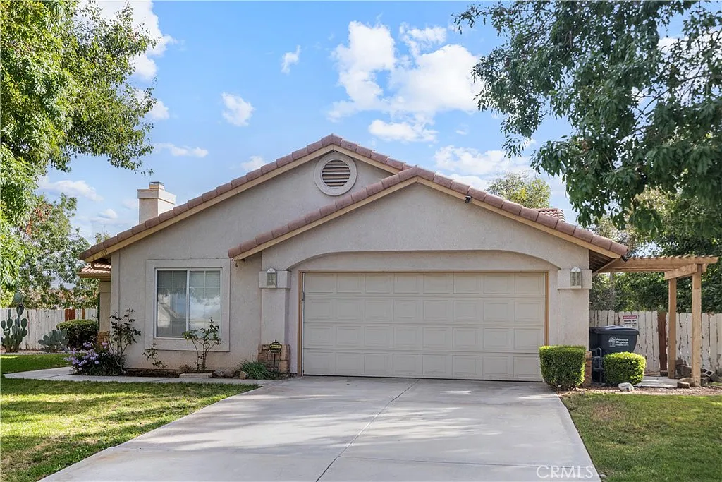 3 bed, 1712 sqft, $2,500 — Photo 1