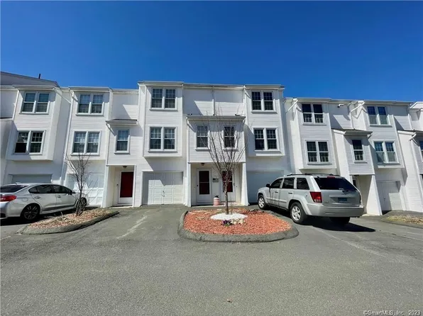 52 Deerwood Lane #5, Waterbury, CT 06704
