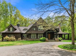 8 Brady Rd, Mount Kisco, NY 10549