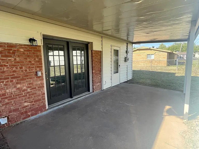 2100 Queensbury Rd — Photo 15