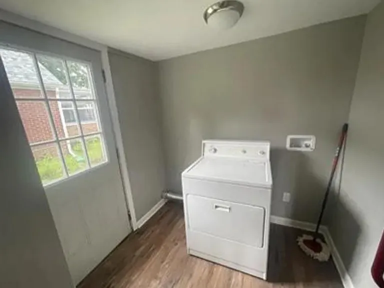 32 Forry St #B — Photo 2