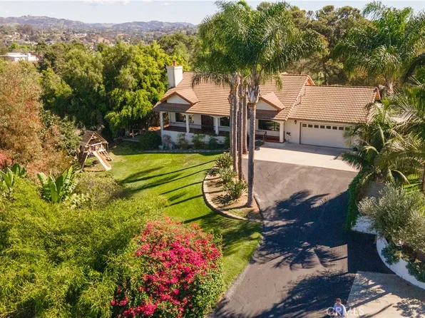 1119 Vale View Dr, Vista, CA 92081