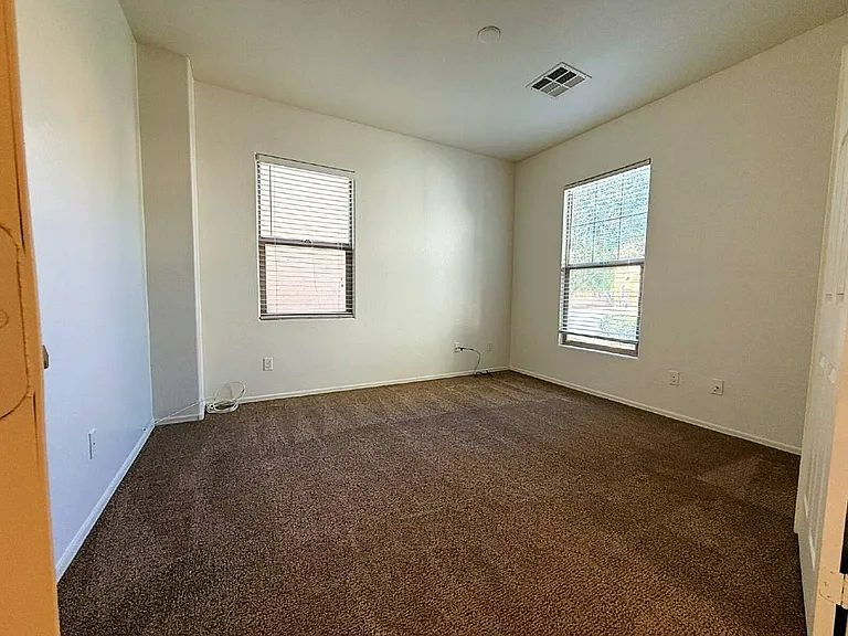7255 W Palmaire Ave — Photo 9