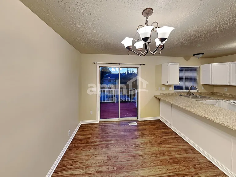 536 S 925 E — Photo 5