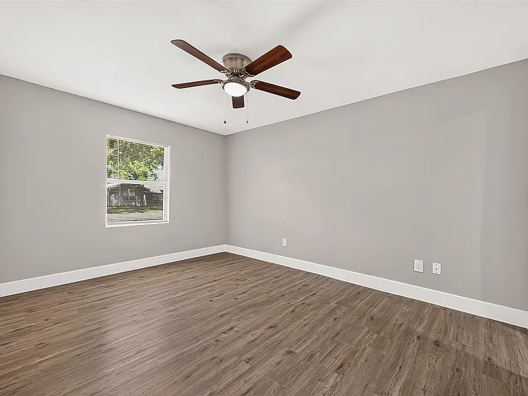 1213 Allen St — Photo 24