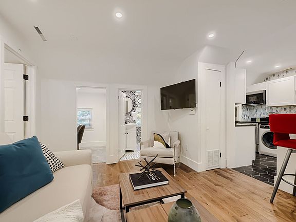 5th image of 636 Marine St APT B