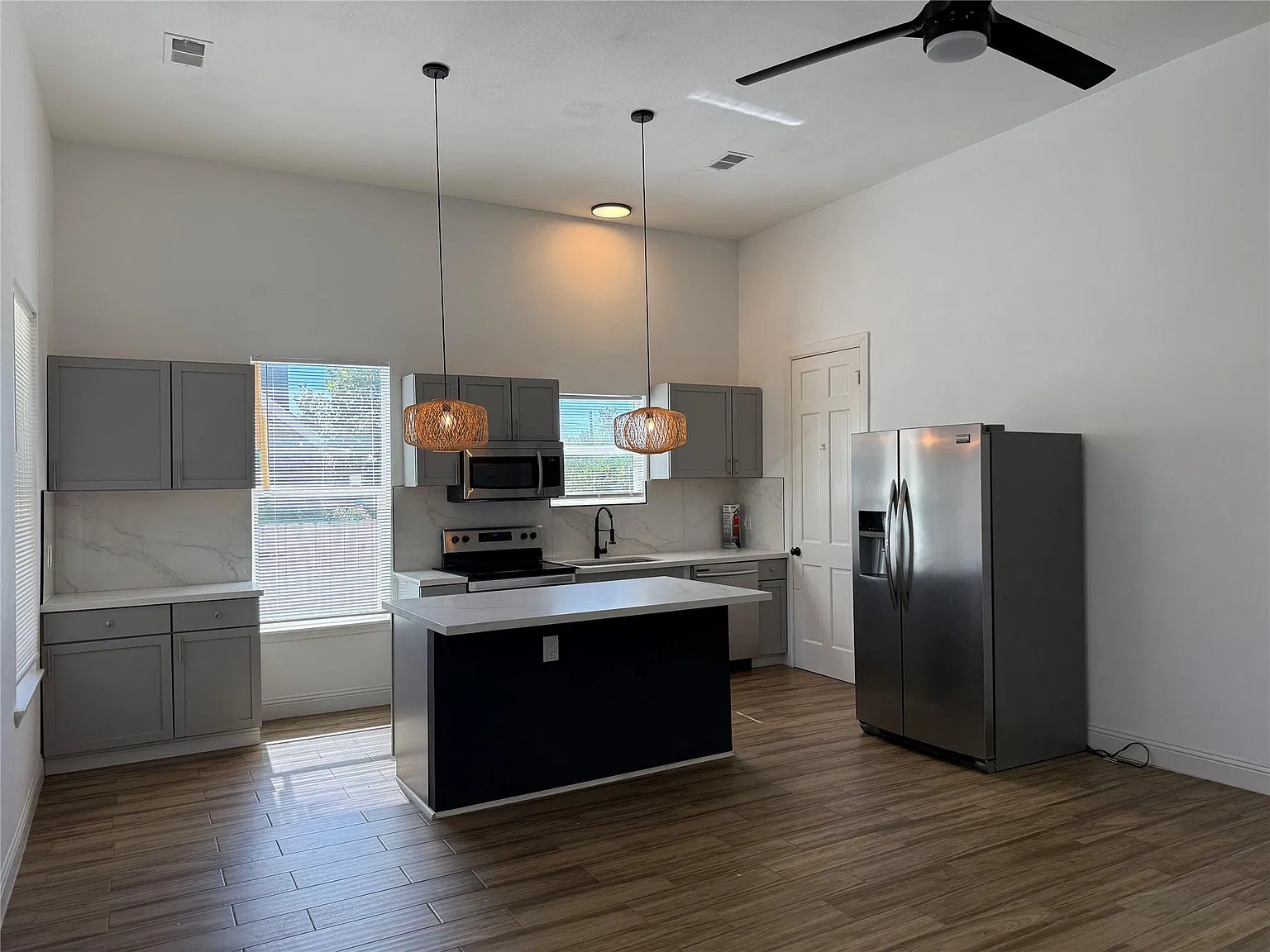 306 Stiles St — Photo 3