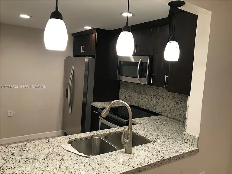 11237 SW 88th St #211 — Photo 5