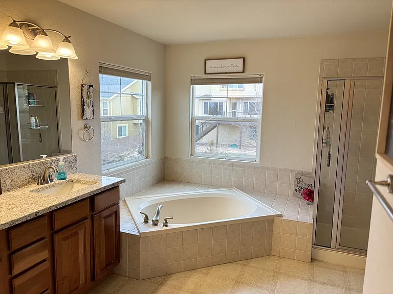 9998 Rose Leaf Ct — Photo 24