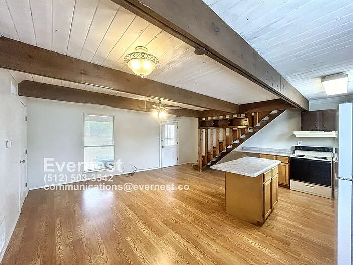Building Photo - 801 W Navarro St #A