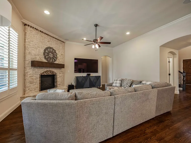 12824 Flatiron Trl — Photo 18