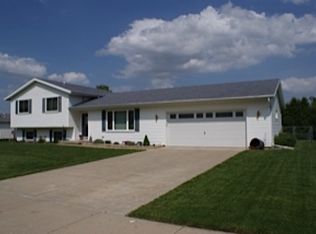 280 Robinson Rd, Oregon, WI 53575