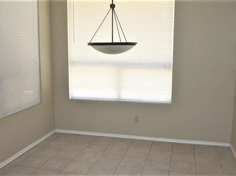 2471 W Hemlock Way — Photo 7