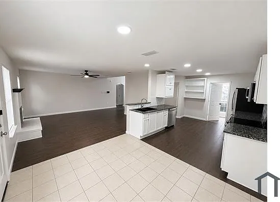 3604 Clearbrook Dr — Photo 5