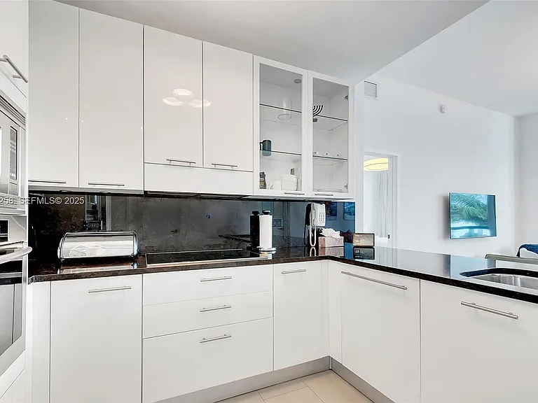 6799 Collins Ave #312 — Photo 3