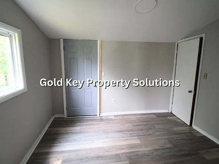 1601 N Elm St — Photo 16