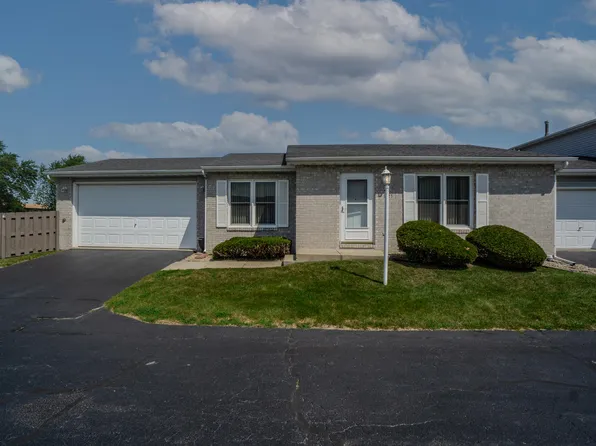 921 Windsor Ln, Dyer, IN 46311