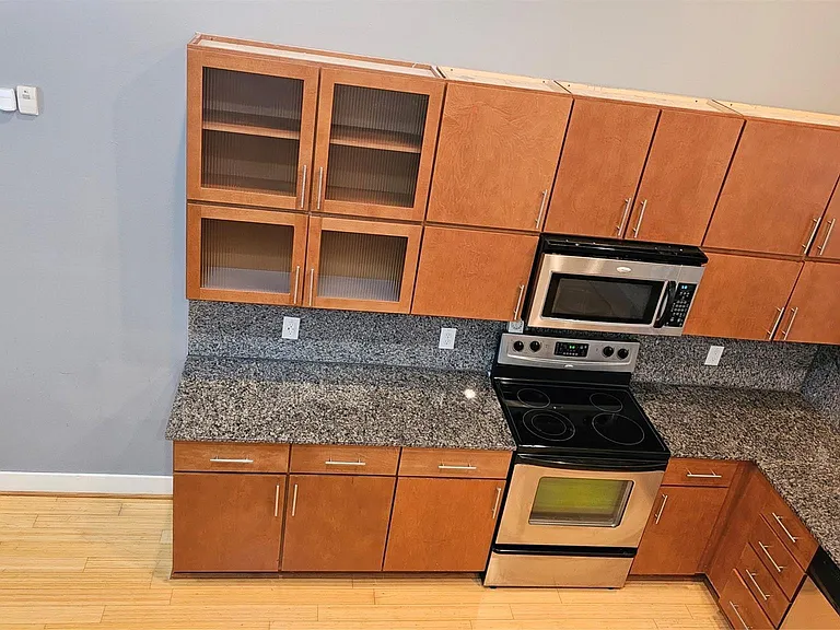 2301 Camden Dr #B — Photo 17