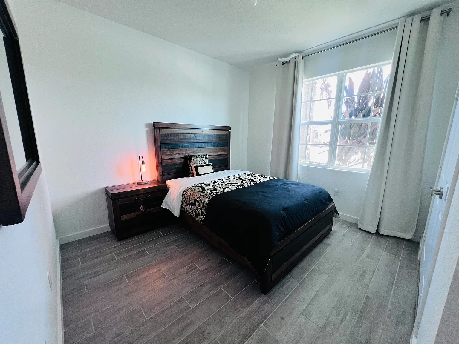3 bed, 1808 sqft, $3,400 — Photo 3