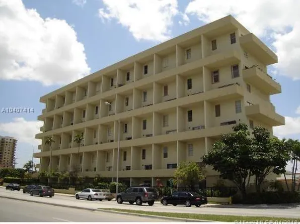 300 NW 42nd Ave APT 407, Miami, FL 33126