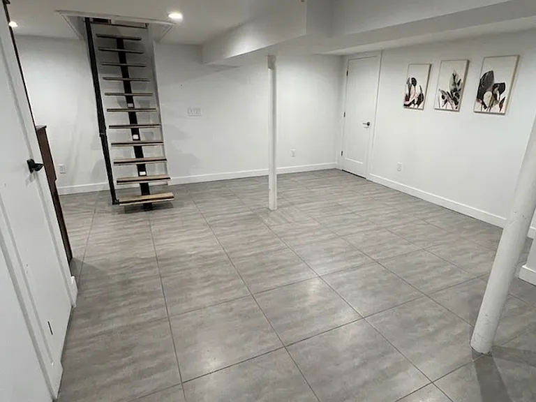 482 Onderdonk Ave #1RR — Photo 13
