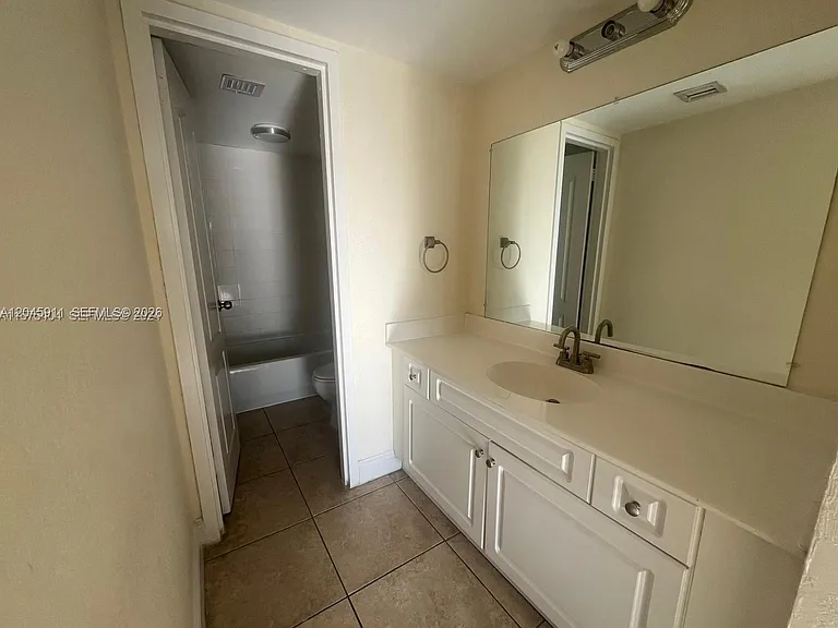 5112 NW 79th Ave #202 — Photo 8