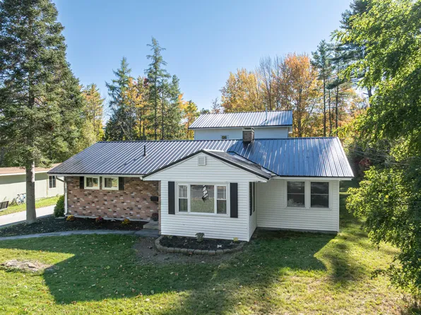 22 Westwood Drive, Orono, ME 04473