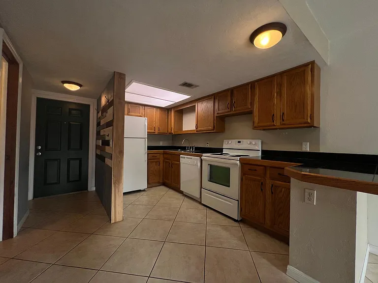 7200 SW 8th Ave #D22 — Photo 20
