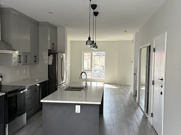 12115 93rd St NW — Photo 4