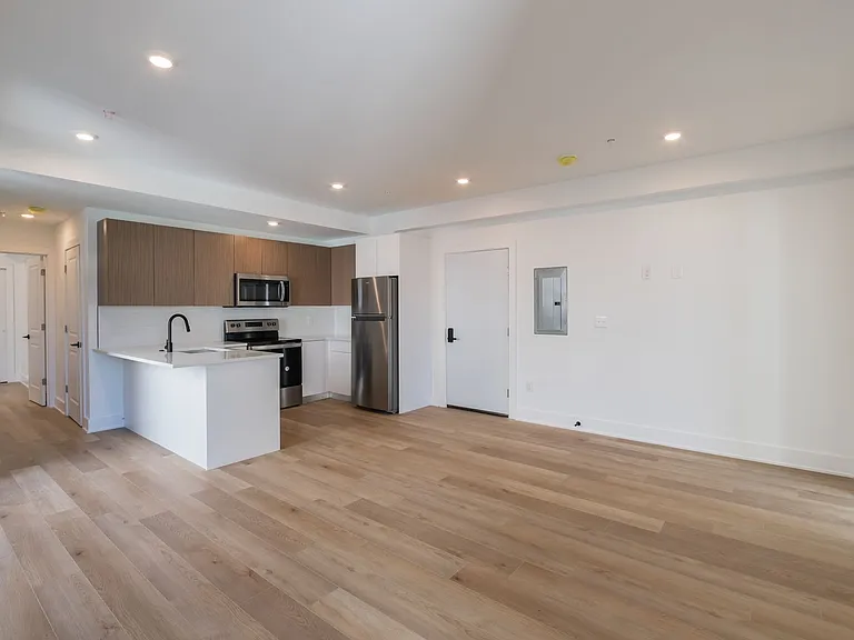 5900 Germantown (The Premiere) — Photo 44