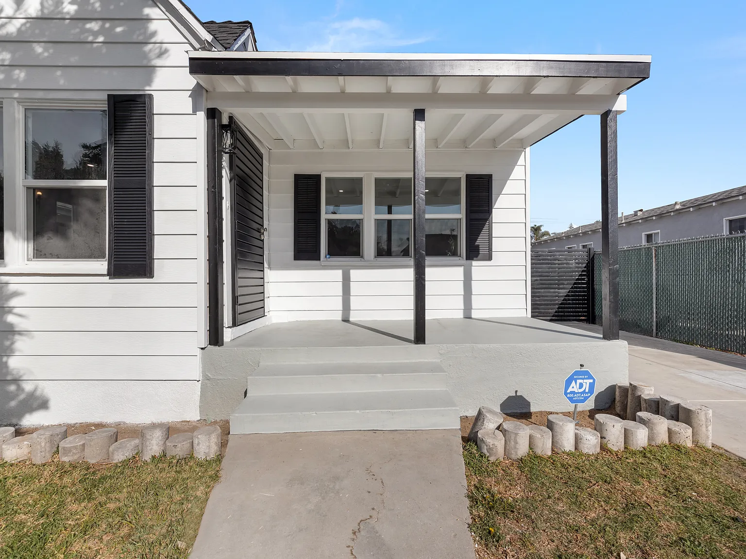 3 bed, 1200 sqft, $4,500 — Photo 3