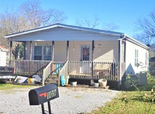 109 Pennsylvania Ave, Etowah, TN 37331