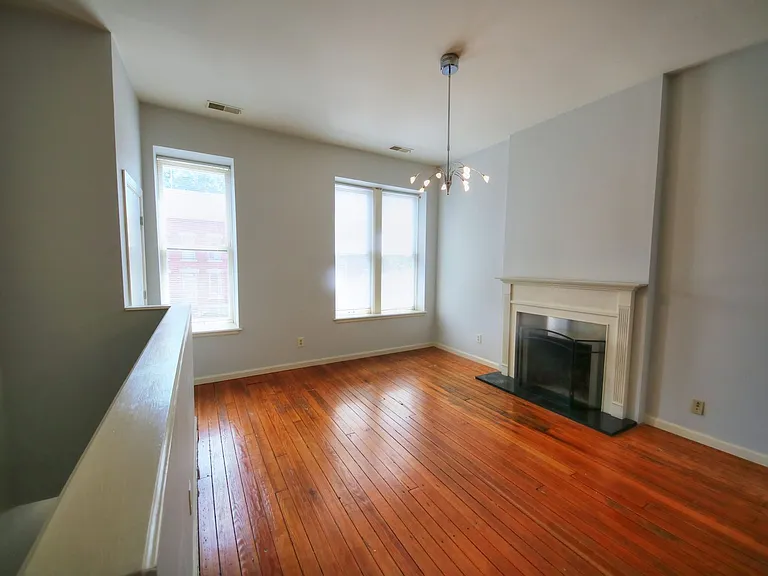 2325 1/2 Hickory St #B — Photo 7