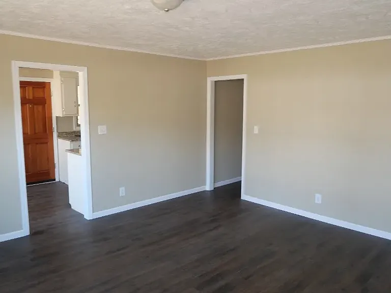 Colonial Heights Apartments — Photo 5