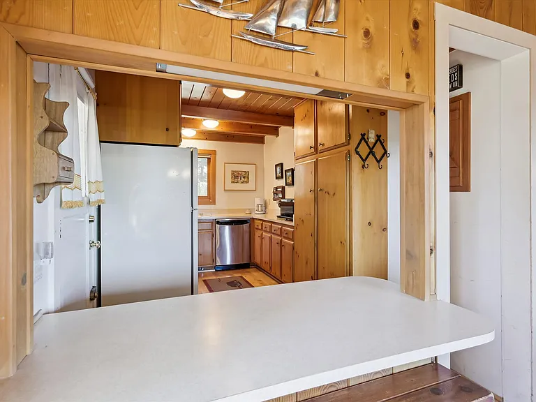 280 Old County Rd — Photo 16