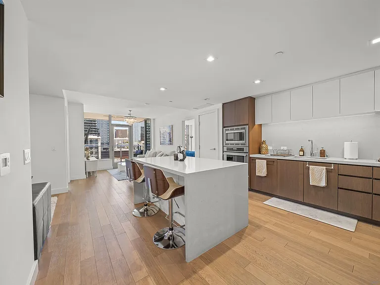1388 Kettner #1205 — Photo 3